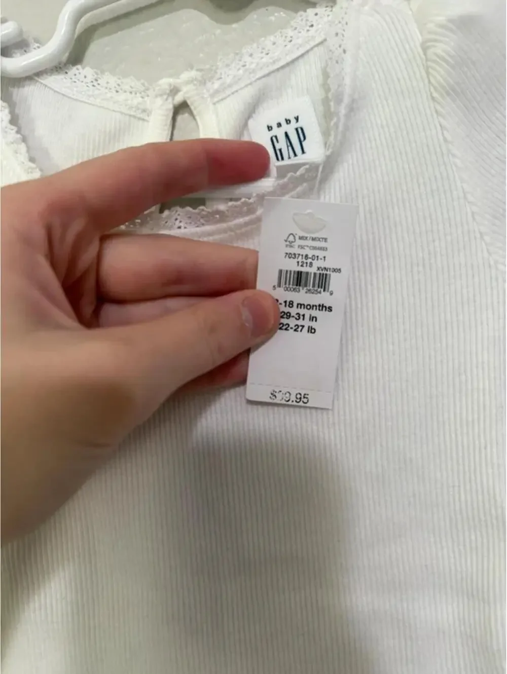 Baby gap bodysuit size 12-18m NWT